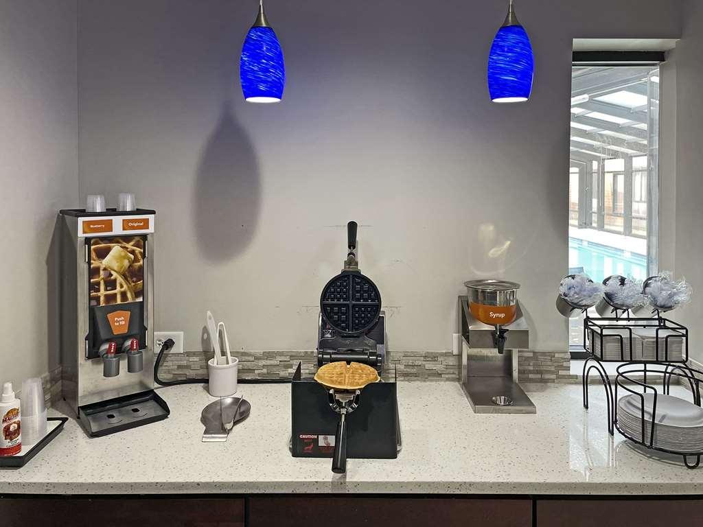 Hotel Comfort & Mundelein-vernon Hills 2*