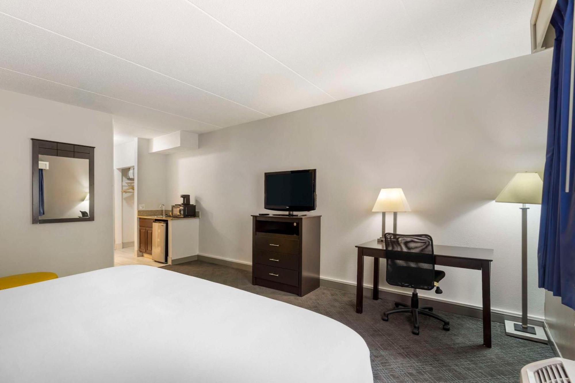 Hotel Comfort & Mundelein-vernon Hills 2*