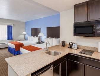 Hotel Comfort & Mundelein-vernon Hills 2*