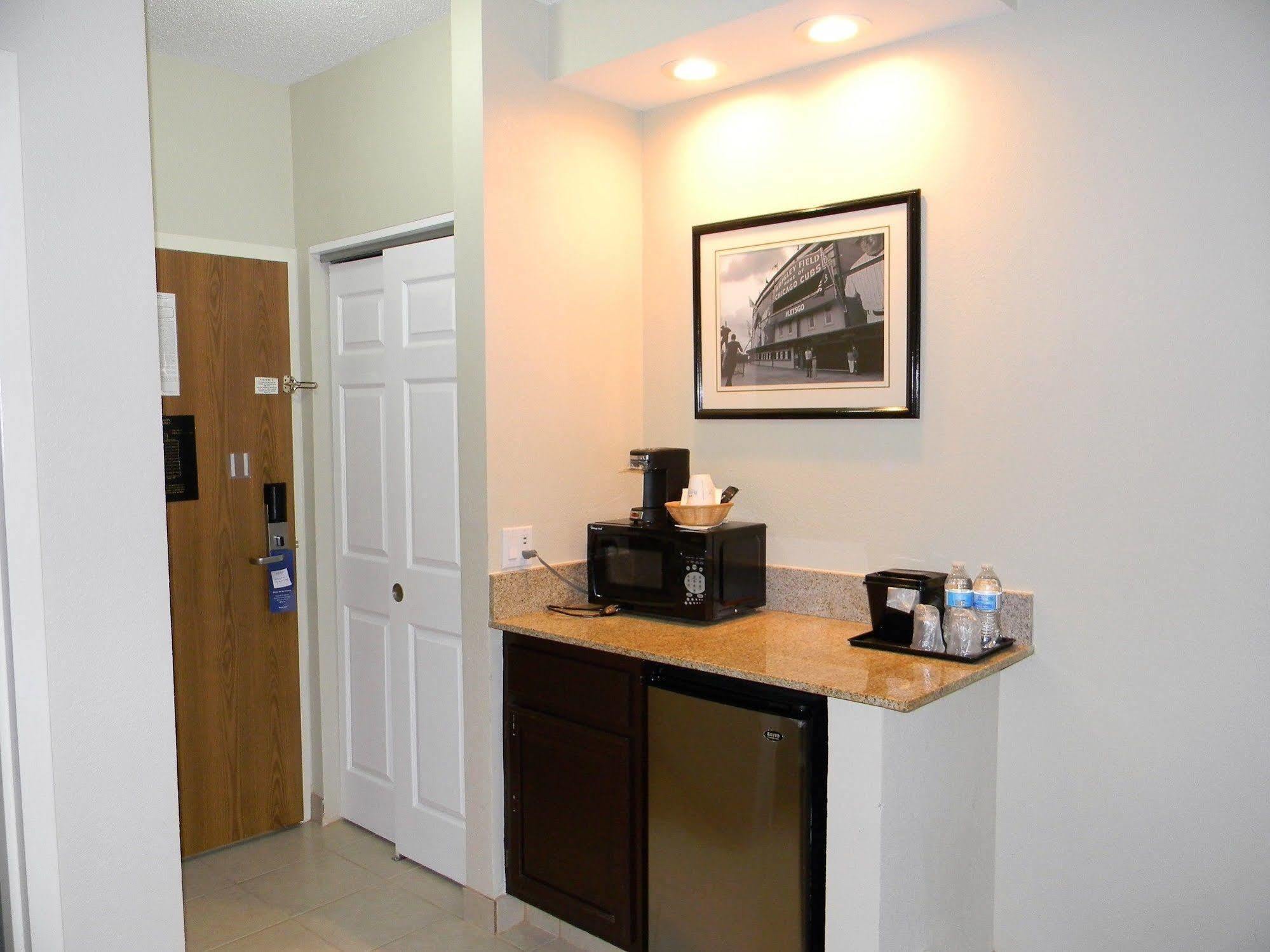 Comfort & Mundelein-vernon Hills Hotel Mundelein
